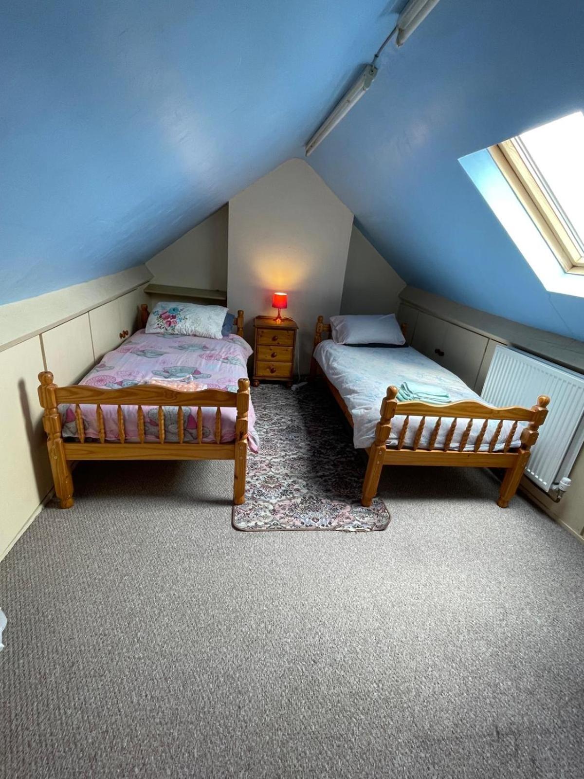 Room Only Guest Accommodation, Guest House Self Catering Bangor Eksteriør billede