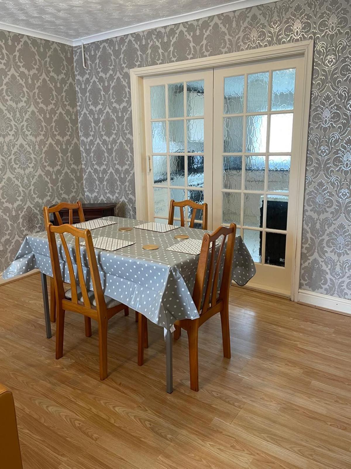 Room Only Guest Accommodation, Guest House Self Catering Bangor Eksteriør billede